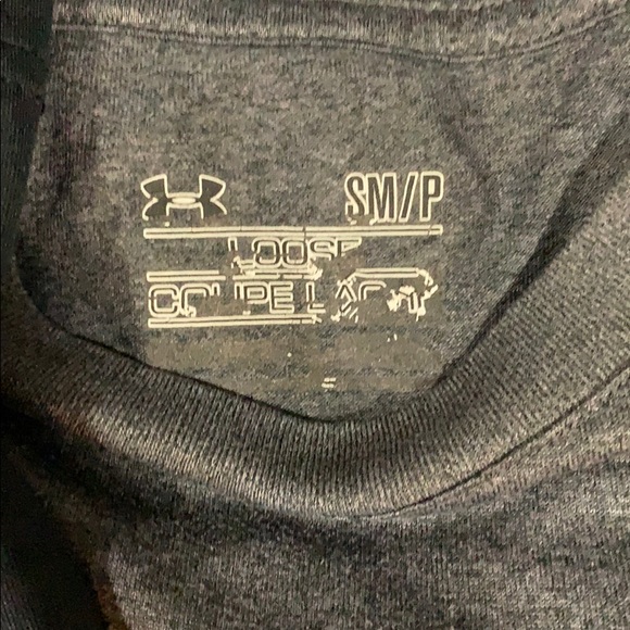 5 Small Loose Fit Under Armour Shirts - Picture 5 of 8